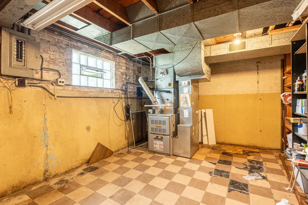 3307 East 136th Street Chicago IL 60633