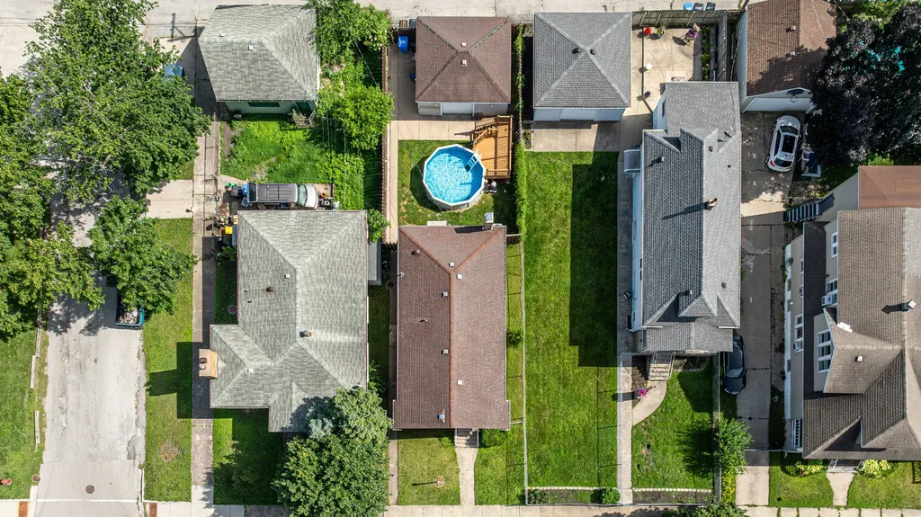 3307 East 136th Street Chicago IL 60633