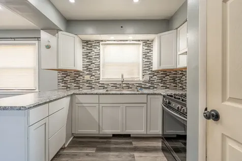 3307 East 136th Street Chicago IL 60633