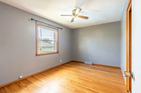 3307 East 136th Street Chicago IL 60633