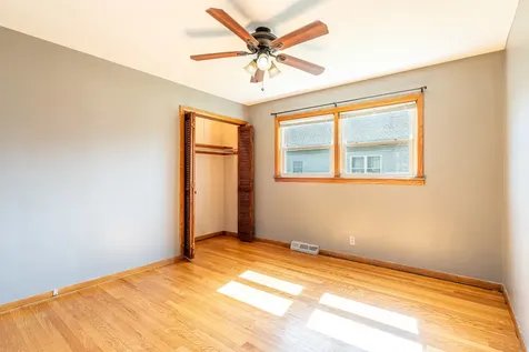 3307 East 136th Street Chicago IL 60633
