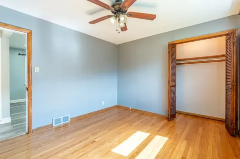3307 East 136th Street Chicago IL 60633
