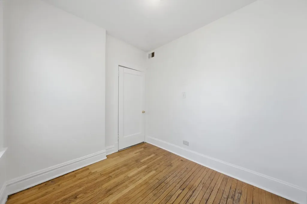 7741 South Yates Boulevard Chicago IL 60649