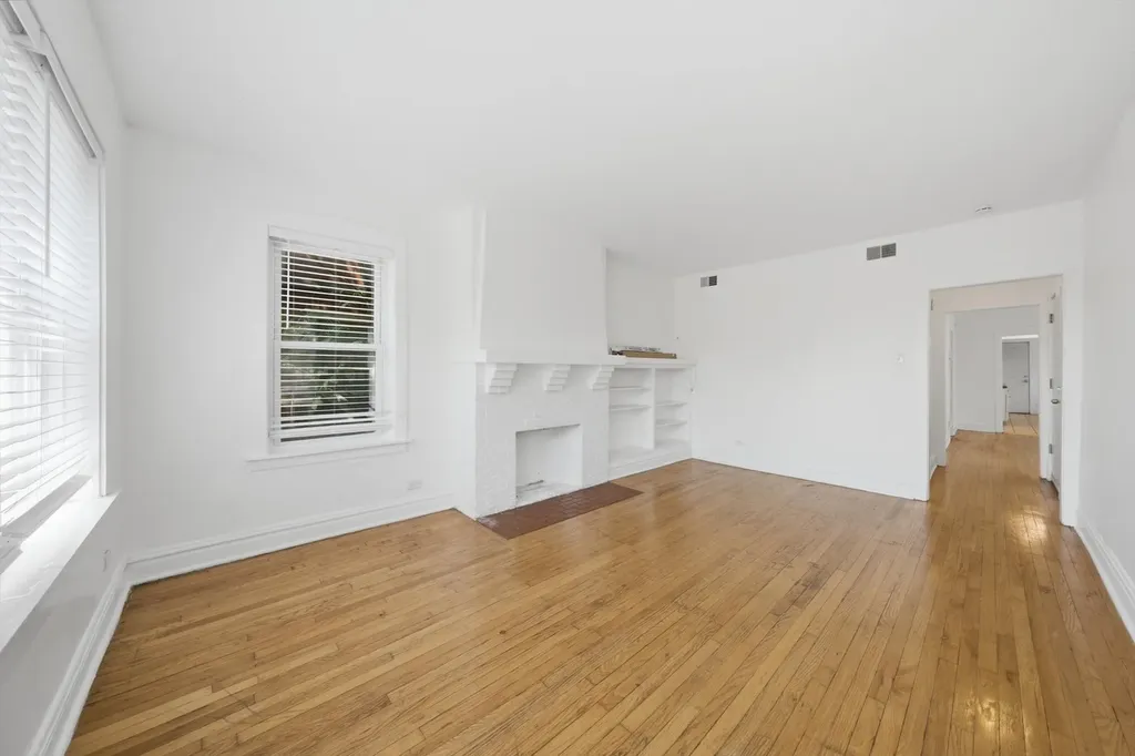 7741 South Yates Boulevard Chicago IL 60649