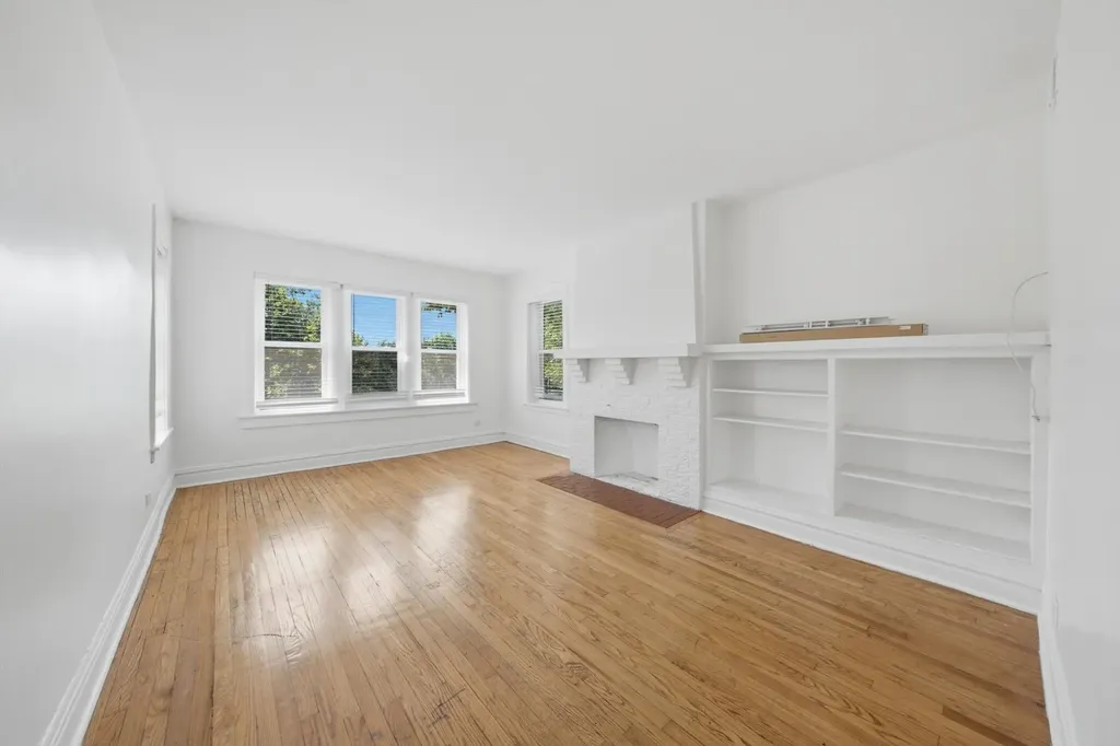 7741 South Yates Boulevard Chicago IL 60649