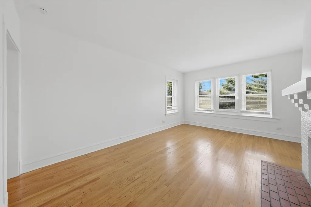 7741 South Yates Boulevard Chicago IL 60649