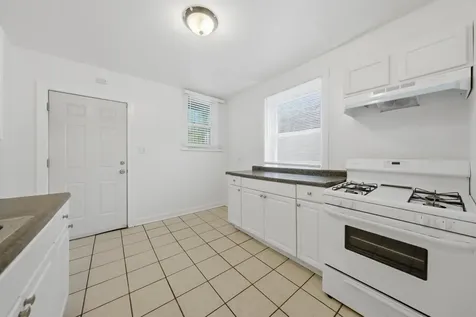 7741 South Yates Boulevard Chicago IL 60649