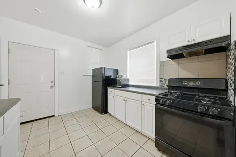 7741 South Yates Boulevard Chicago IL 60649
