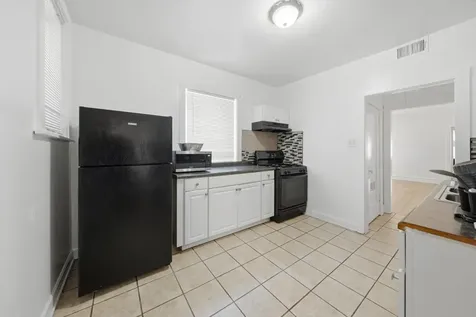 7741 South Yates Boulevard Chicago IL 60649
