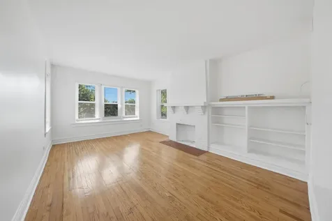 7741 South Yates Boulevard Chicago IL 60649