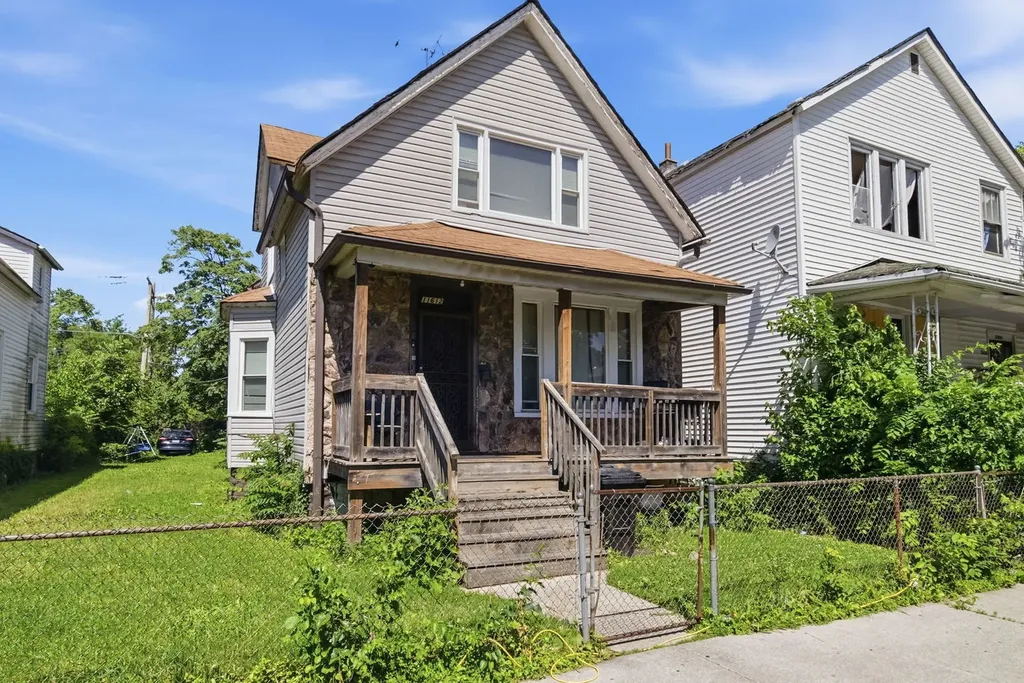 11612 South Lafayette Avenue Chicago IL 60638