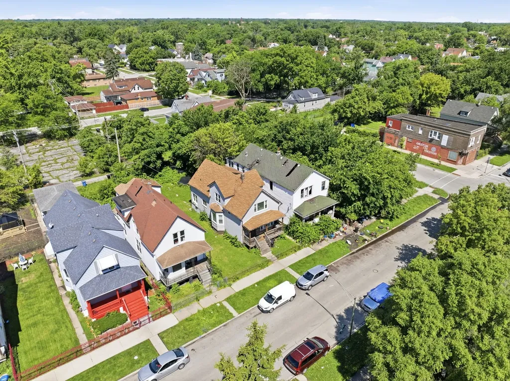 11612 South Lafayette Avenue Chicago IL 60638