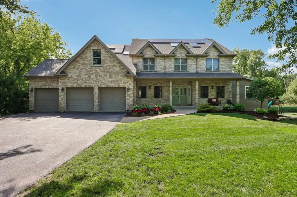 374 Sharon Drive Barrington IL 60010