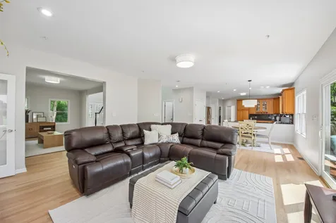 374 Sharon Drive Barrington IL 60010