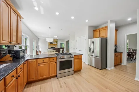 374 Sharon Drive Barrington IL 60010