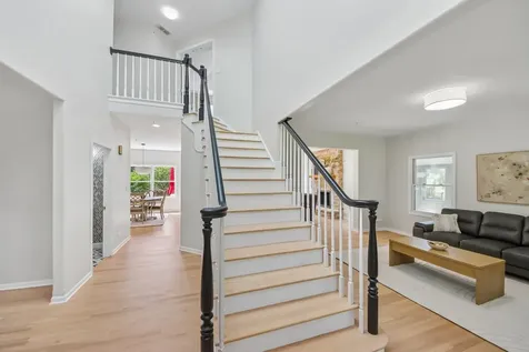 374 Sharon Drive Barrington IL 60010
