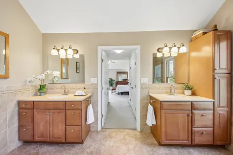 374 Sharon Drive Barrington IL 60010