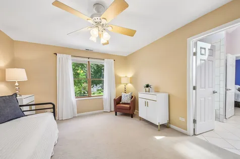 374 Sharon Drive Barrington IL 60010
