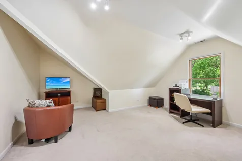 374 Sharon Drive Barrington IL 60010