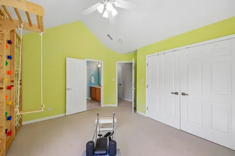 374 Sharon Drive Barrington IL 60010