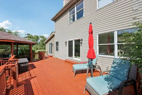 374 Sharon Drive Barrington IL 60010