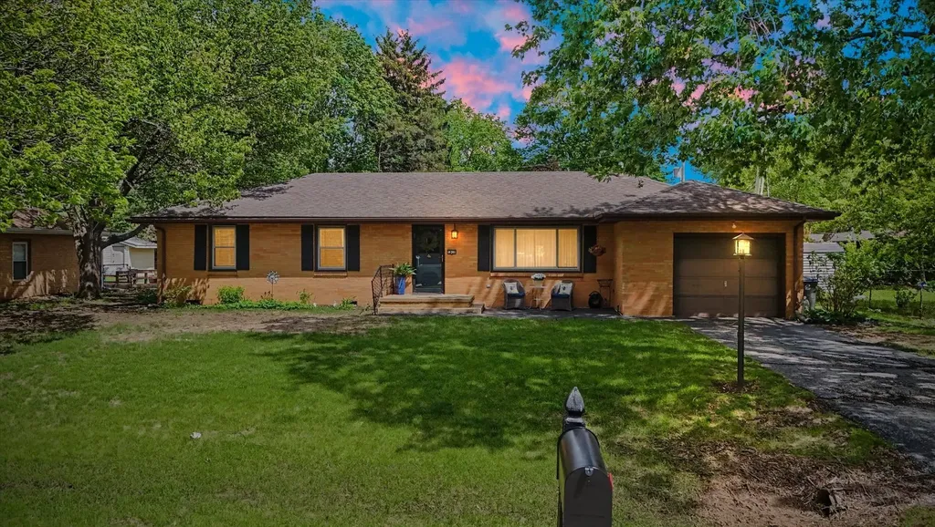 1810 Bellamy Drive Champaign IL 61821