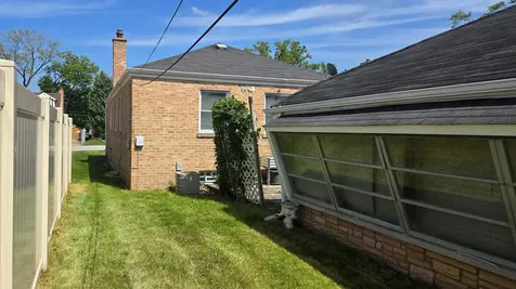7642 North Osceola Avenue Niles IL 60714