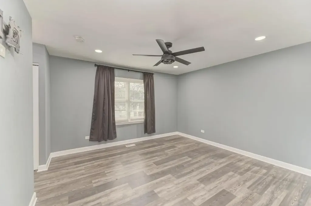 585 Cambridge Way Bolingbrook IL 60440