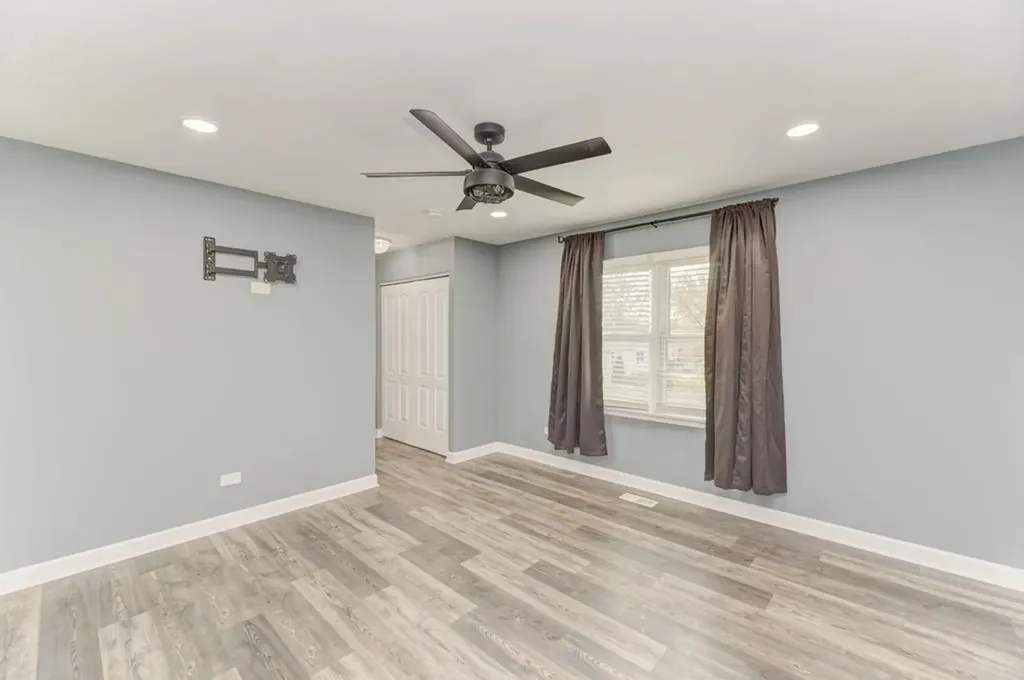 585 Cambridge Way Bolingbrook IL 60440