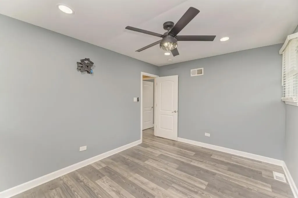 585 Cambridge Way Bolingbrook IL 60440