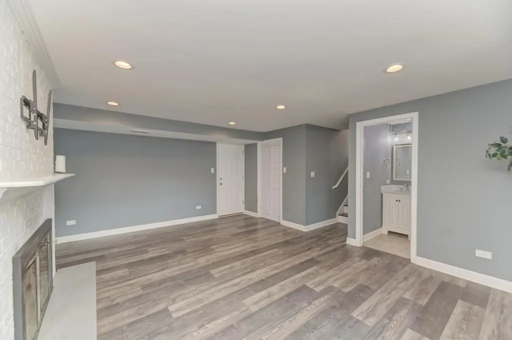 585 Cambridge Way Bolingbrook IL 60440