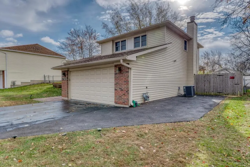 585 Cambridge Way Bolingbrook IL 60440