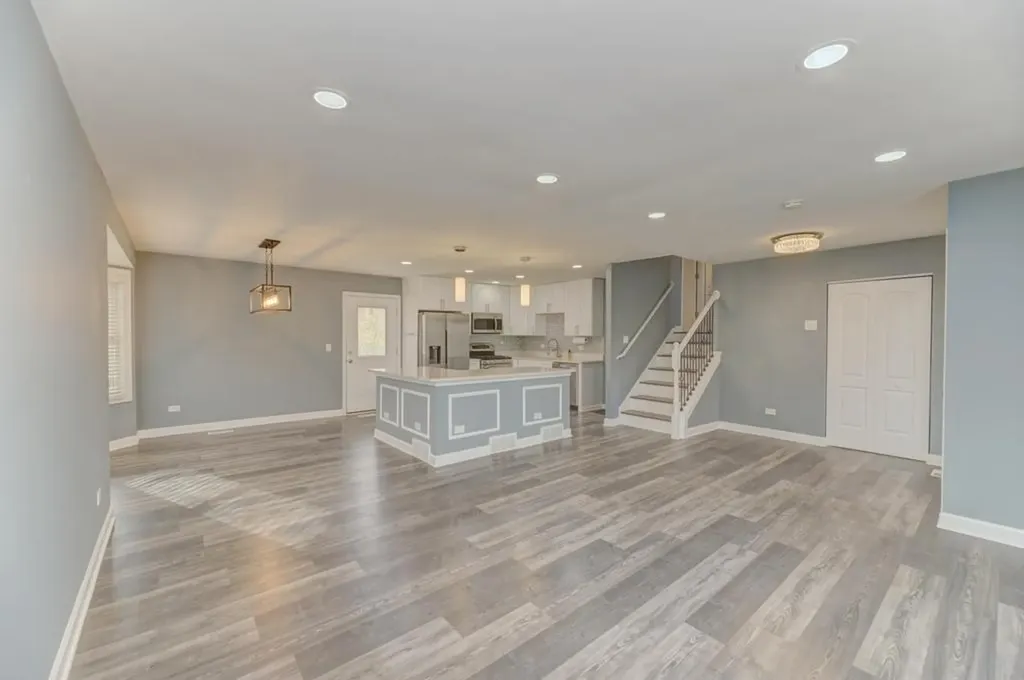 585 Cambridge Way Bolingbrook IL 60440