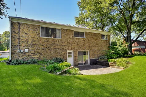 1251 Trillium Court Batavia IL 60510