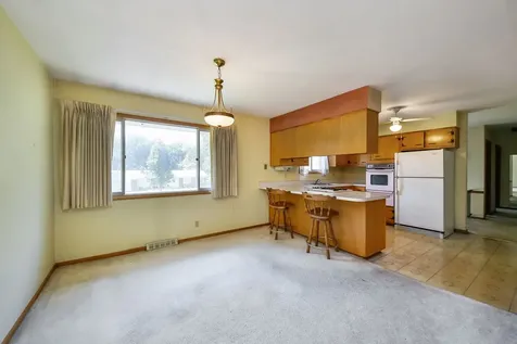 1251 Trillium Court Batavia IL 60510