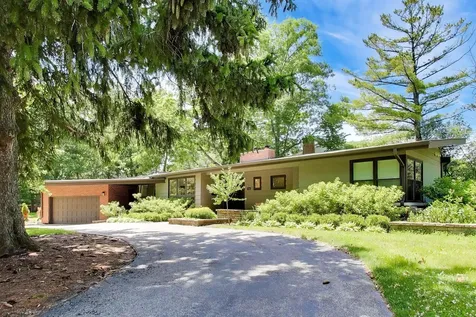 3320 Krenn Avenue Highland Park IL 60035