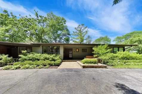 3320 Krenn Avenue Highland Park IL 60035