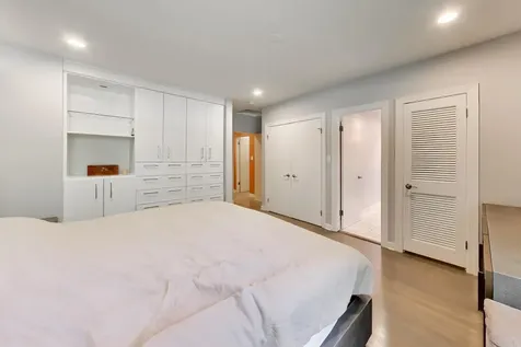 3320 Krenn Avenue Highland Park IL 60035