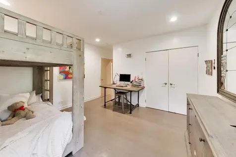 3320 Krenn Avenue Highland Park IL 60035