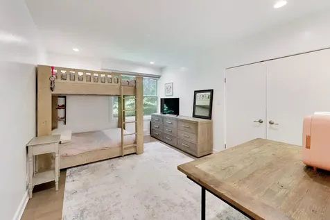 3320 Krenn Avenue Highland Park IL 60035