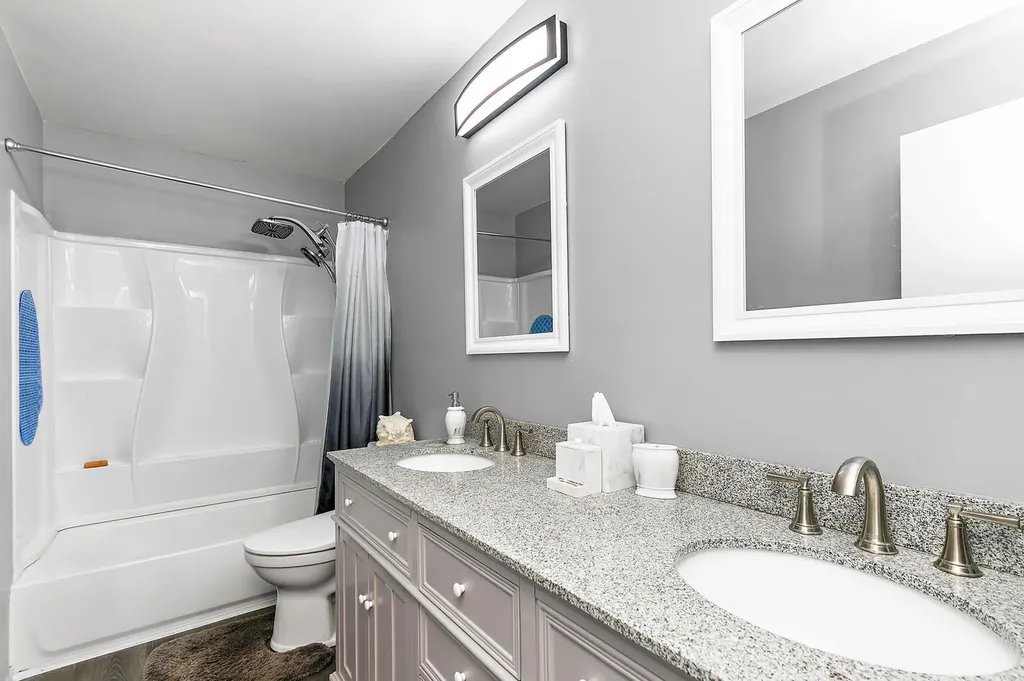 2825 Grissom Court Woodridge IL 60517