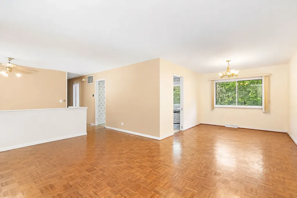 2825 Grissom Court Woodridge IL 60517