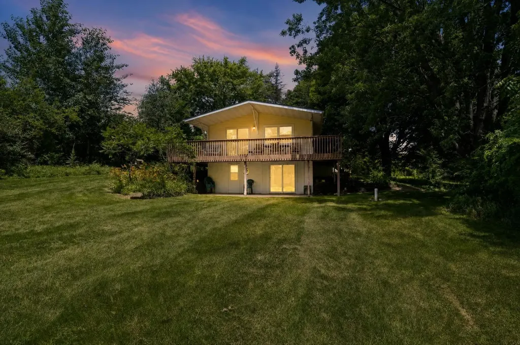 7A256 Tomahawk Lane Apple River IL 61001