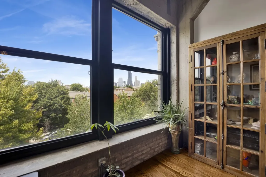 1033 West 14th Place Chicago IL 60608