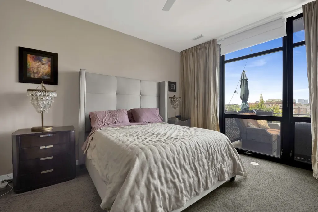1033 West 14th Place Chicago IL 60608