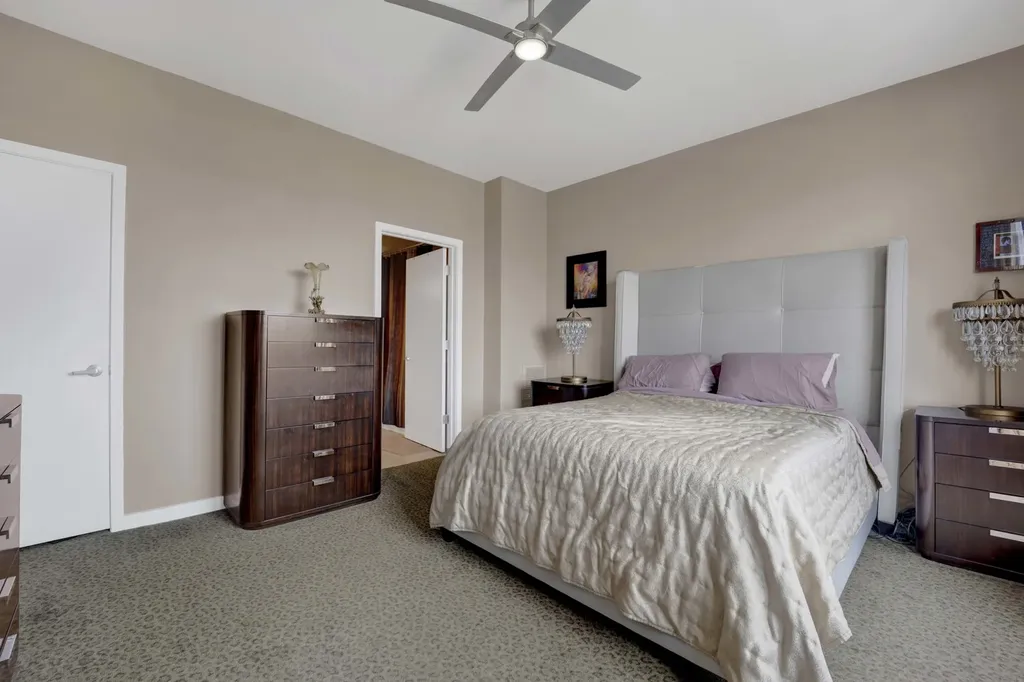 1033 West 14th Place Chicago IL 60608