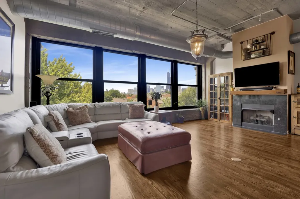 1033 West 14th Place Chicago IL 60608