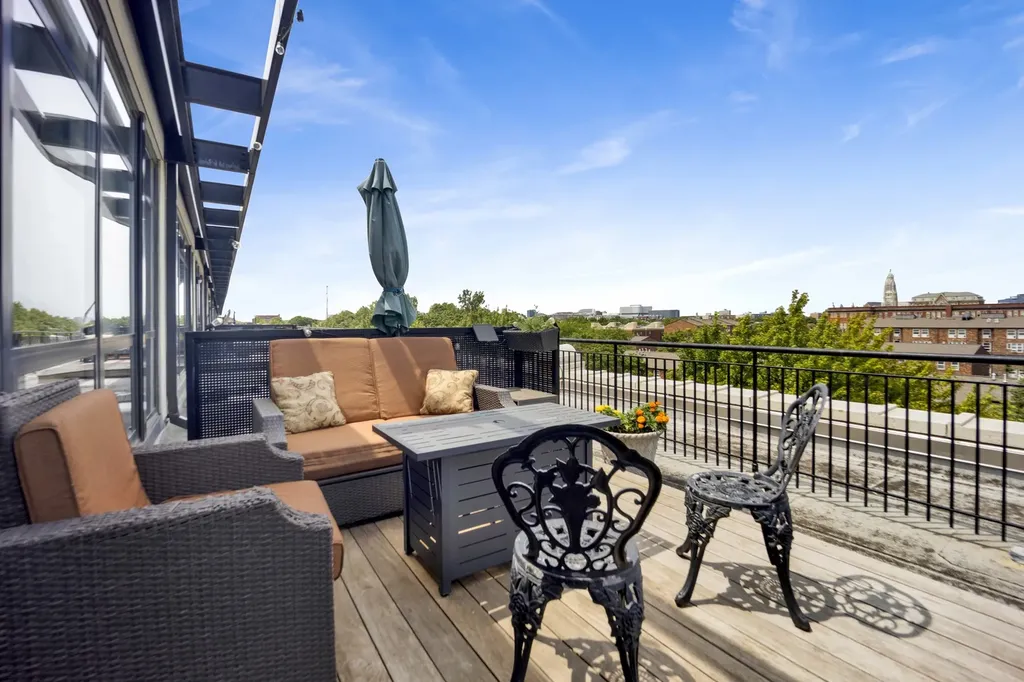 1033 West 14th Place Chicago IL 60608