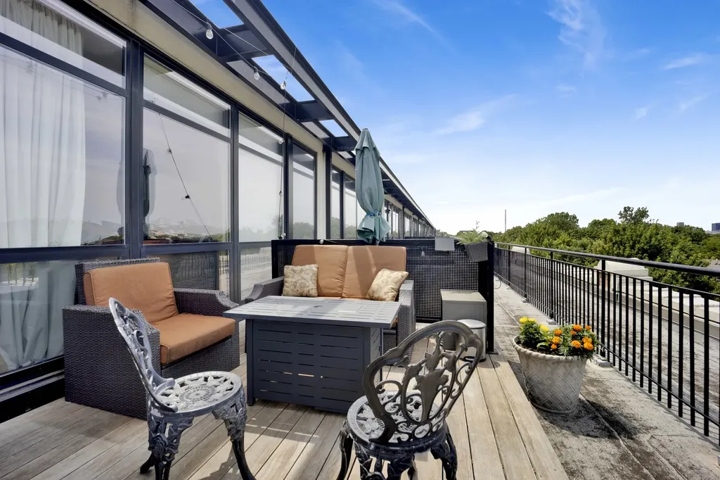 1033 West 14th Place Chicago IL 60608