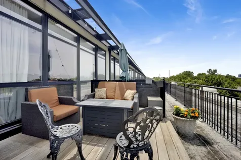 1033 West 14th Place Chicago IL 60608